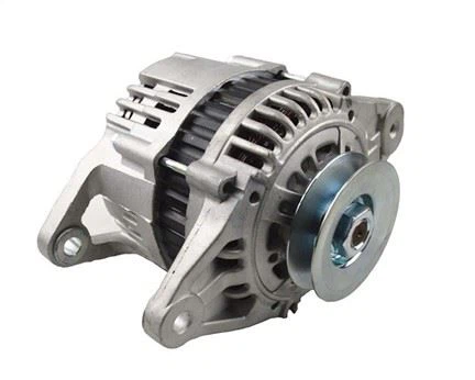 Pièces de rechange pour chariot élévateur TD27/QD32 Alternateur 12V/60A (23100-NA00B)